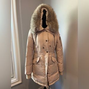 BCBGMaxAzria Size Small Beige FauxFur Lined Hood Zipper & Snaps Never Worn